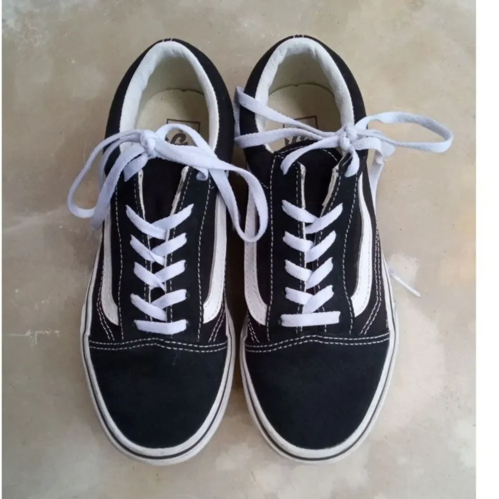 Van's Off-The-Wall Kid's size 3 Sneakers